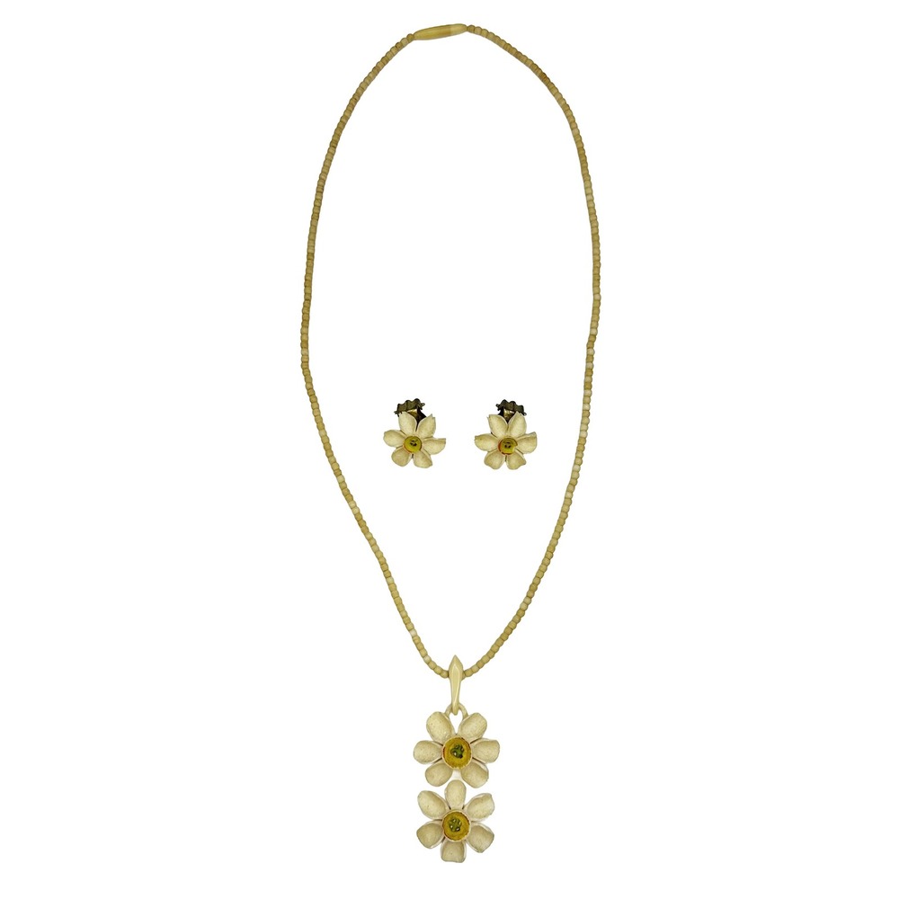 VINTAGE Shell Flower Necklace & Clip-on Earring Set • cream yellow boho cottage